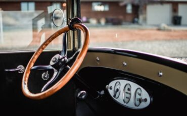 Chevrolet-coupe-1928-black-3