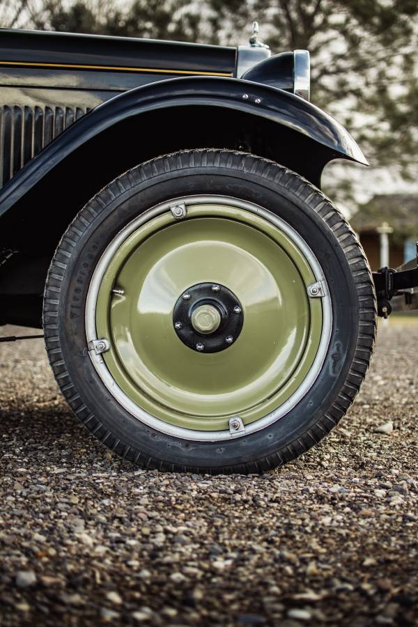 Chevrolet-coupe-1928-black-8