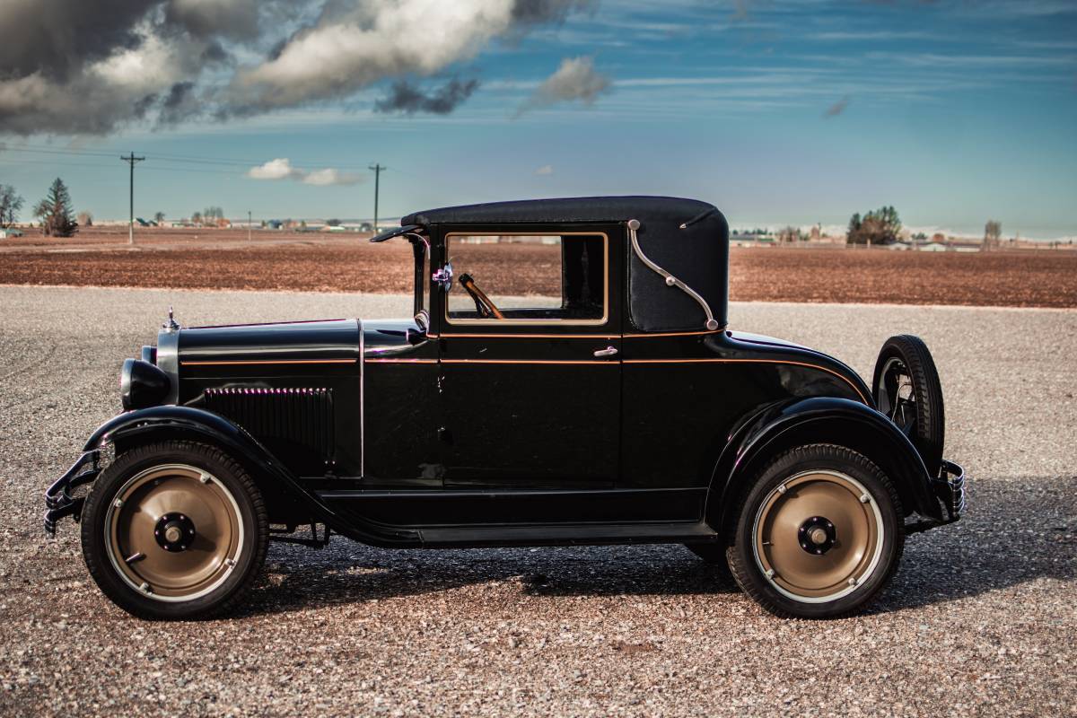 Chevrolet-coupe-1928-black