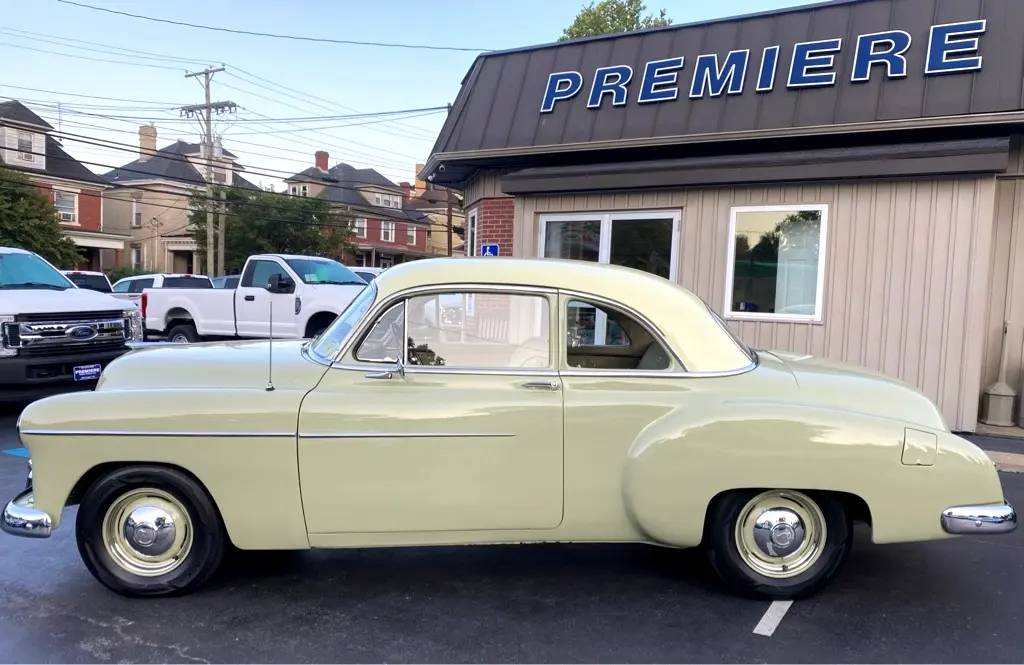Chevrolet-coupe-1949-green-1