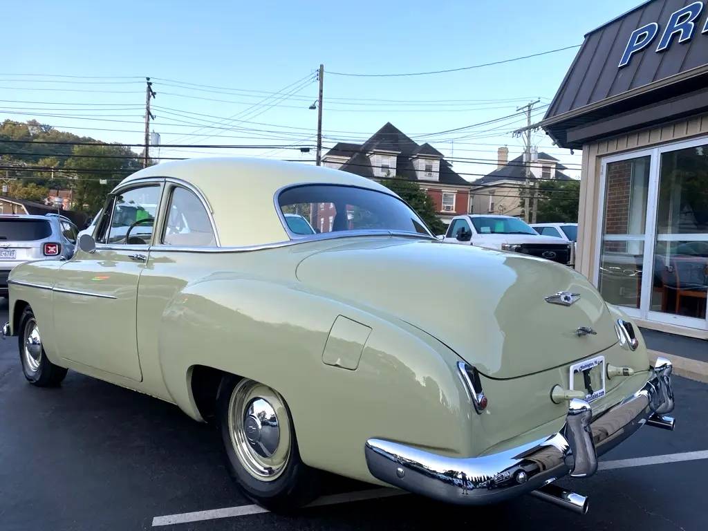 Chevrolet-coupe-1949-green-2