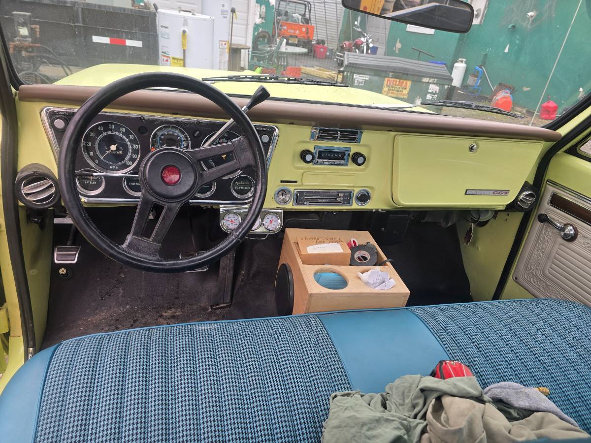 Chevrolet-cst-10-1970-yellow-4