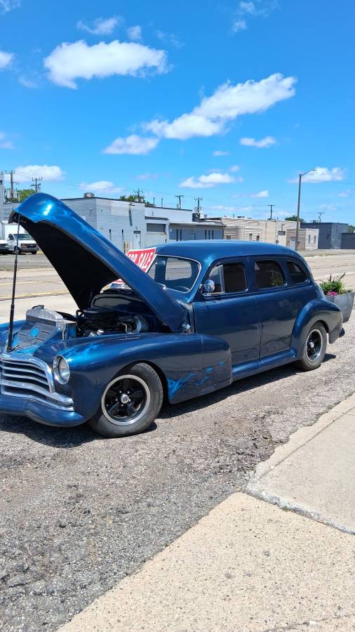 Chevrolet-custom-deluxe-1946-blue-5