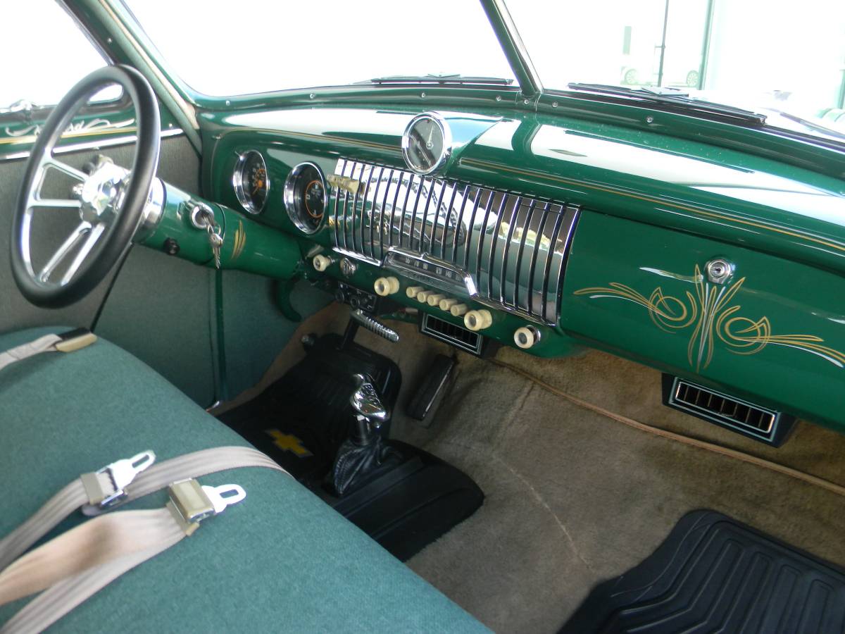Chevrolet-deluxe-1952-32