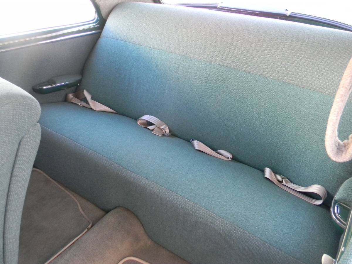 Chevrolet-deluxe-1952-42