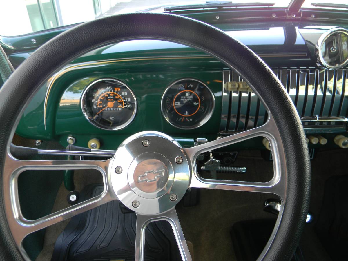 Chevrolet-deluxe-1952-43