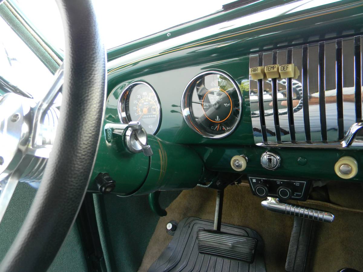Chevrolet-deluxe-1952-44