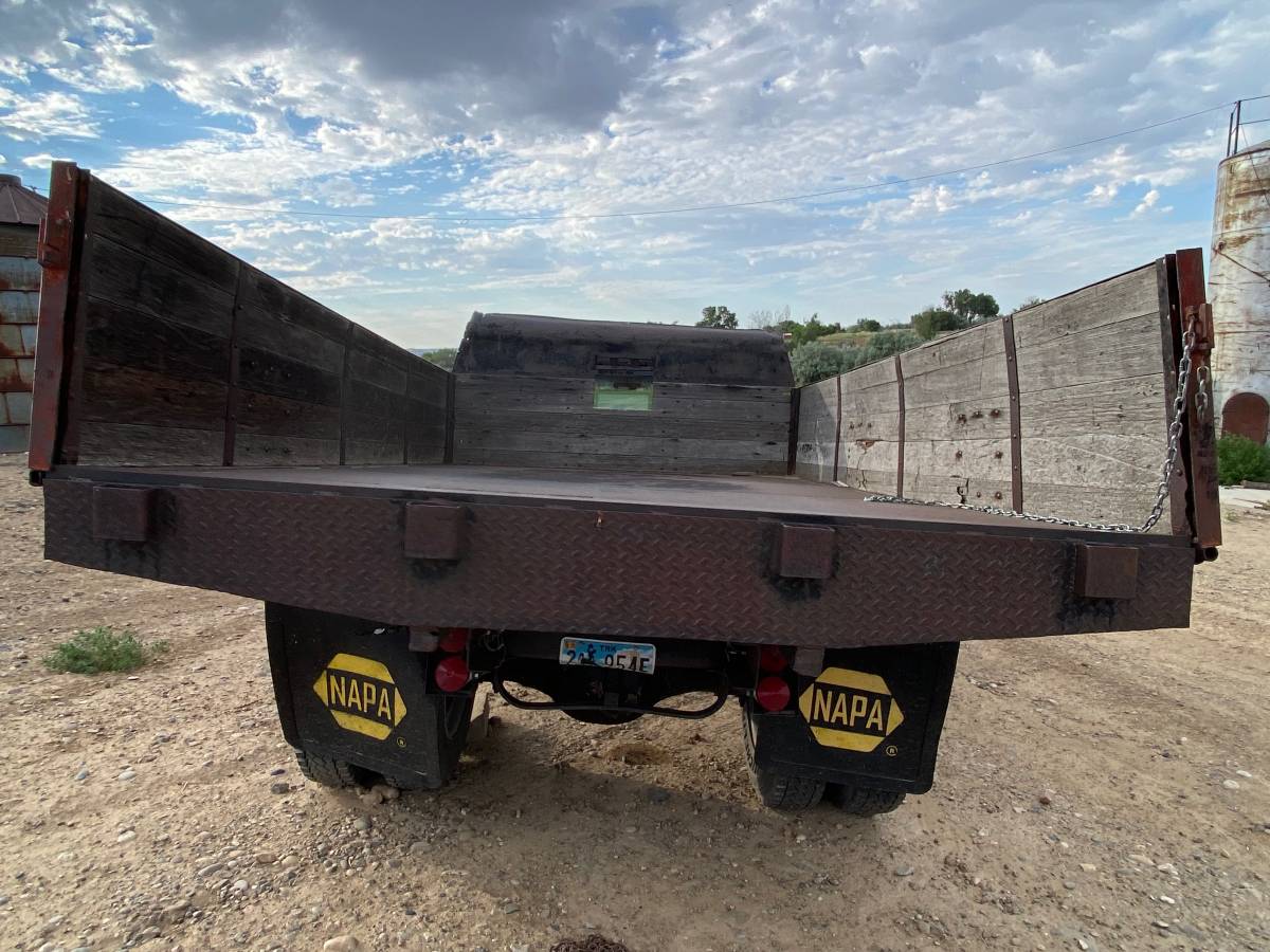 Chevrolet-dump-truck-1955-12