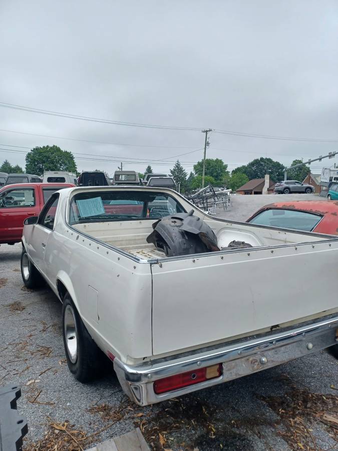 Chevrolet-el-camino-12-ton-nominal-1986-white-2