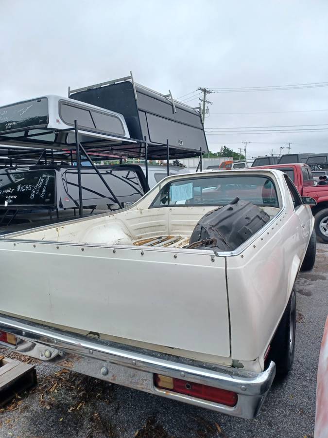 Chevrolet-el-camino-12-ton-nominal-1986-white-3
