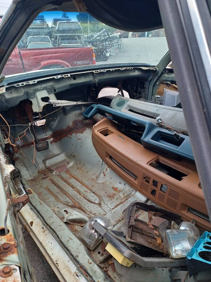 Chevrolet-el-camino-12-ton-nominal-1986-white-4