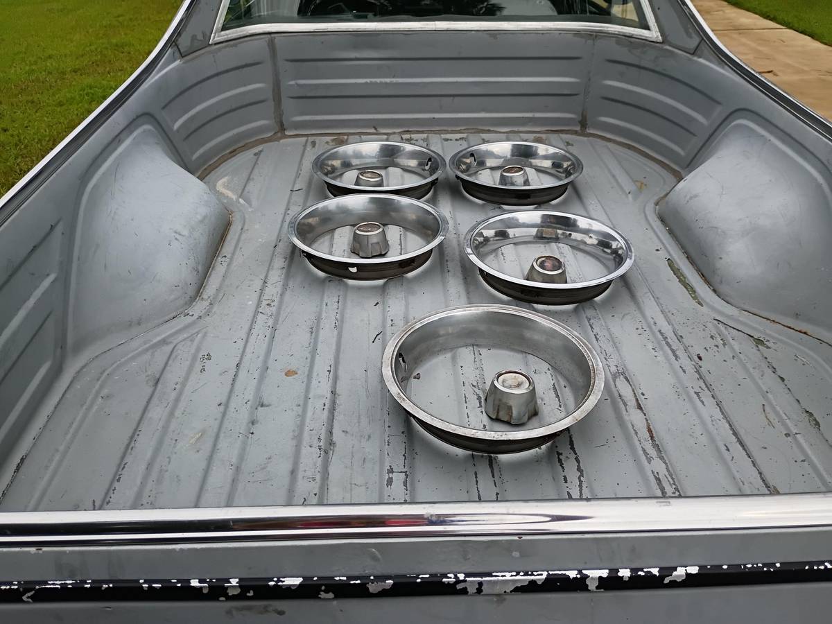 Chevrolet-el-camino-1979-grey-4