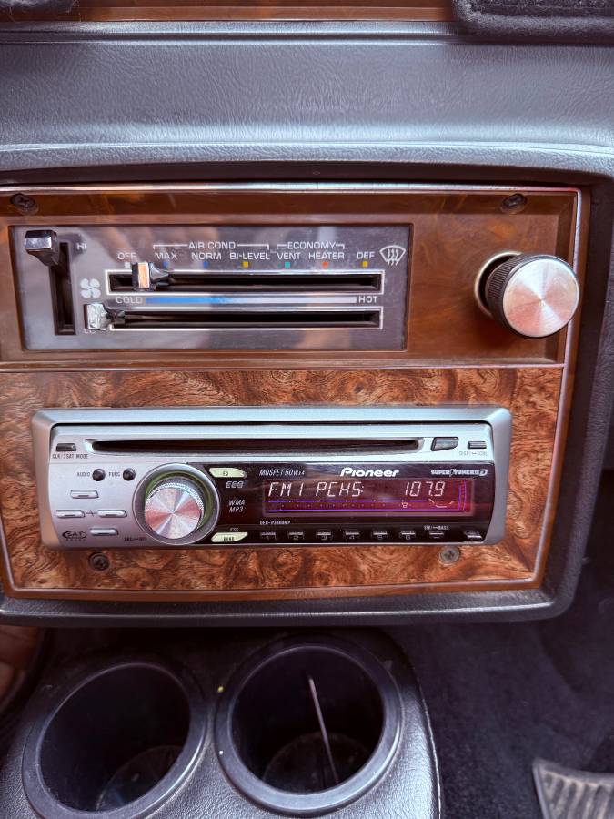 Chevrolet-el-camino-1982-custom-11