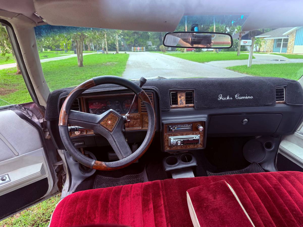 Chevrolet-el-camino-1982-custom-13