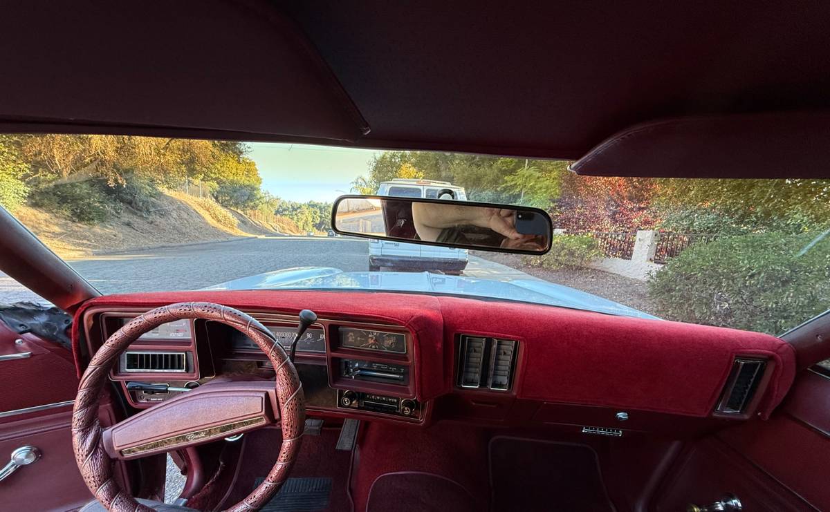 Chevrolet-el-camino-classic-1975-custom-10