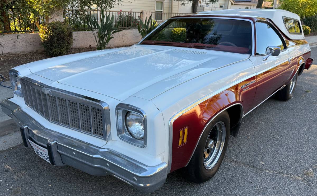 Chevrolet-el-camino-classic-1975-custom-2