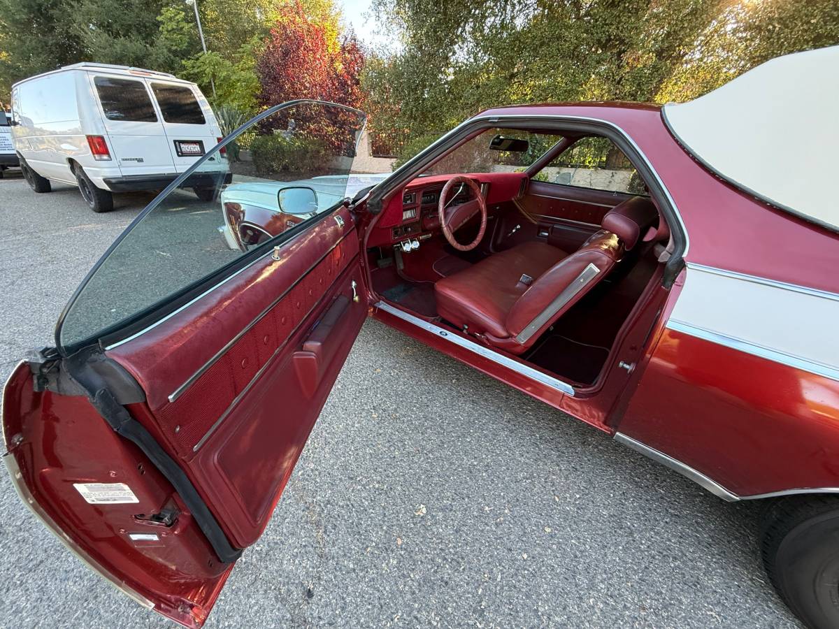 Chevrolet-el-camino-classic-1975-custom-9