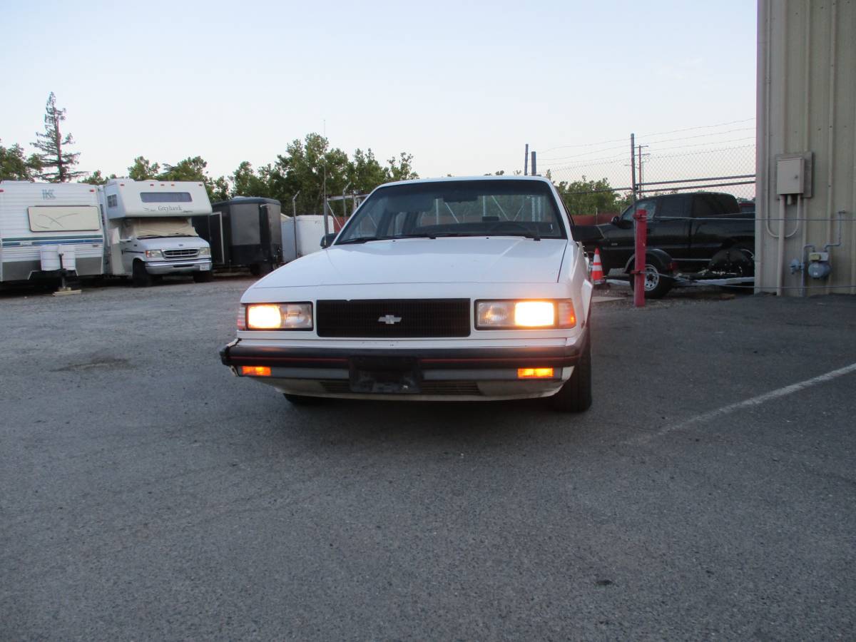 Chevrolet-euro-sport-1989-white-7