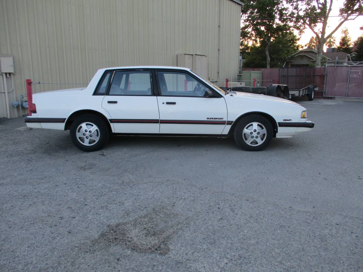 Chevrolet-euro-sport-1989-white-8