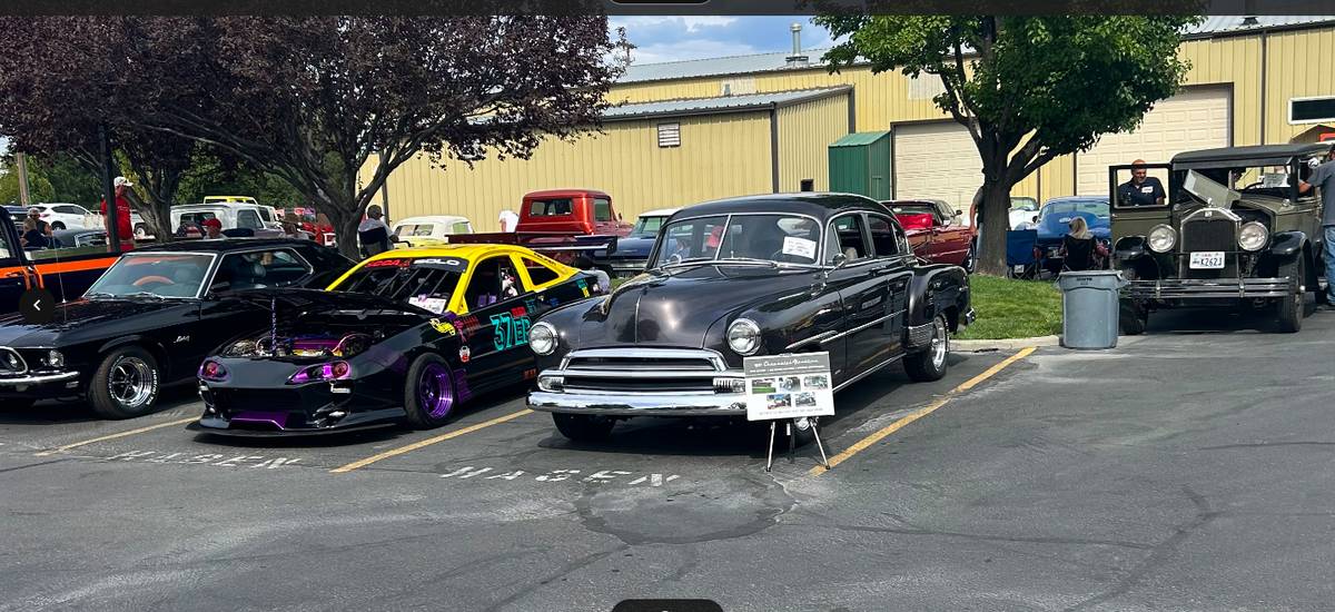 Chevrolet-fleetline-1951-black-11