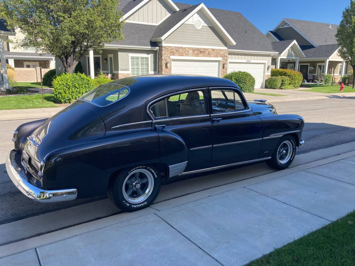 Chevrolet-fleetline-1951-black-2