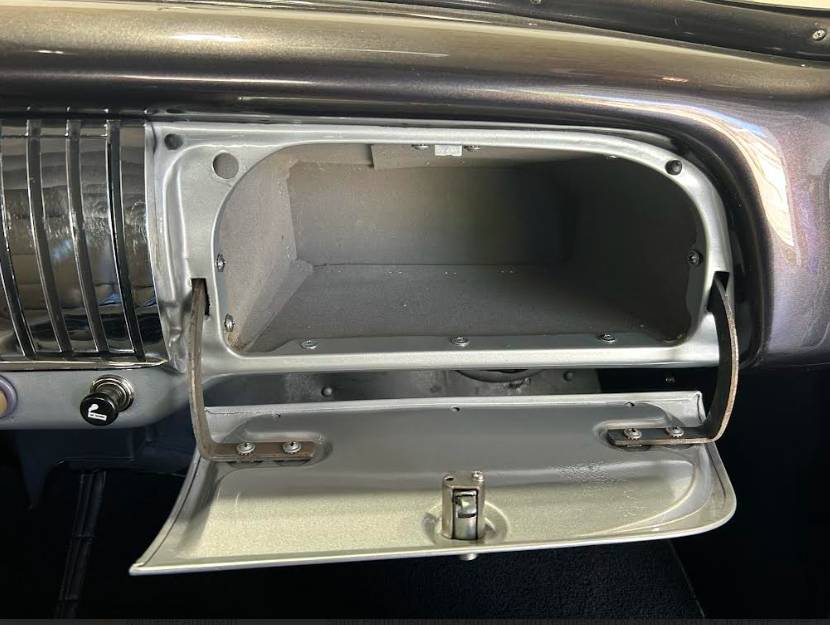 Chevrolet-fleetline-1951-black-8