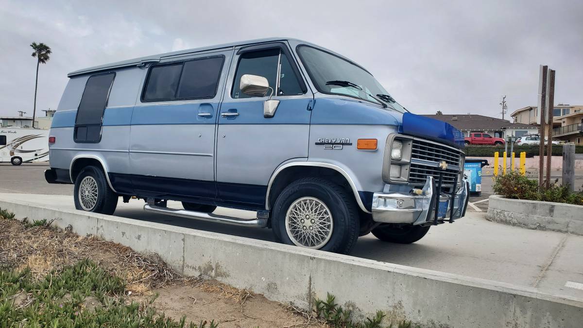 Chevrolet-g-series-34-ton-diesel-1983-blue-1