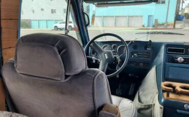 Chevrolet-g-series-34-ton-diesel-1983-blue-12