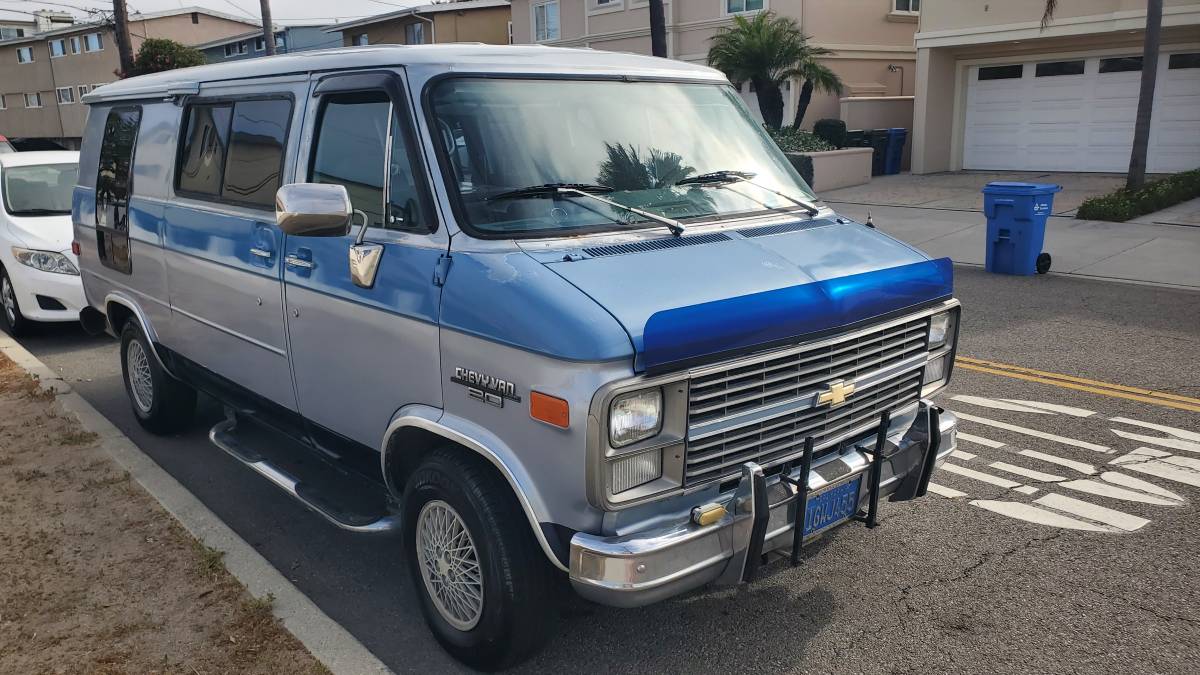 Chevrolet-g-series-34-ton-diesel-1983-blue-21