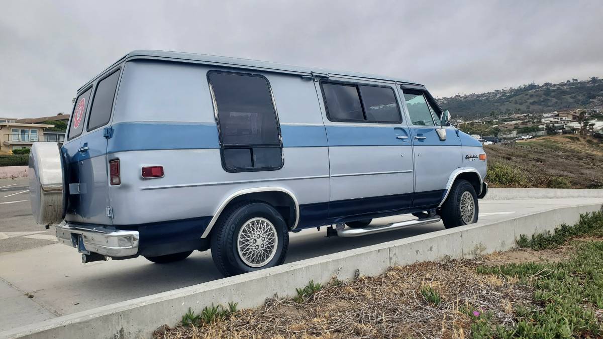 Chevrolet-g-series-34-ton-diesel-1983-blue-4