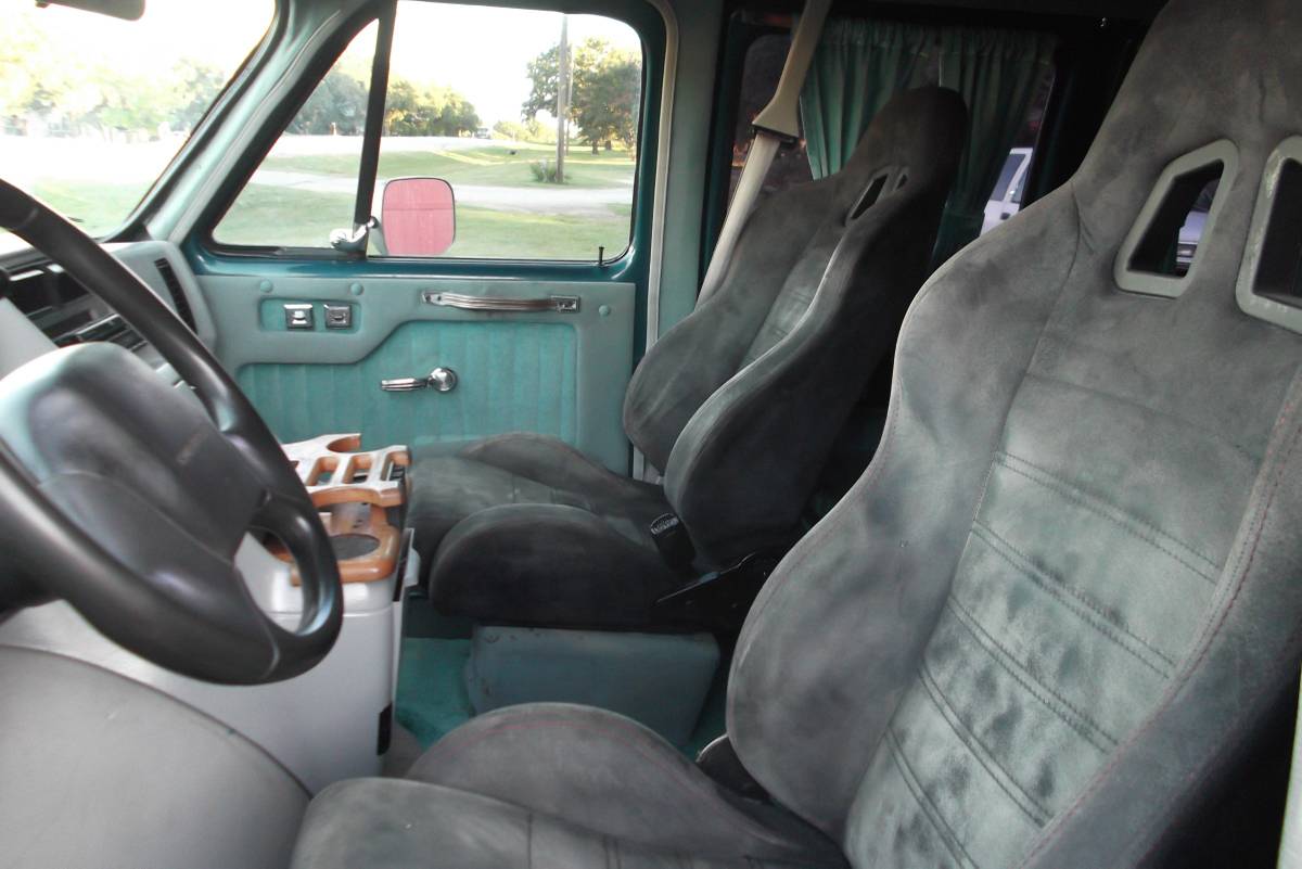 Chevrolet-g-series-34-ton-nominal-1993-green-11