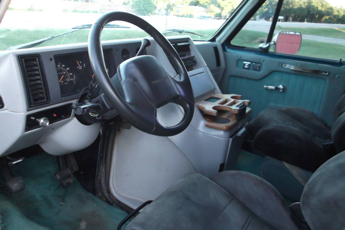 Chevrolet-g-series-34-ton-nominal-1993-green-7