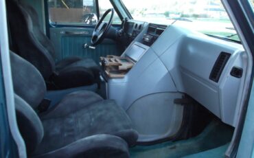 Chevrolet-g-series-34-ton-nominal-1993-green-9