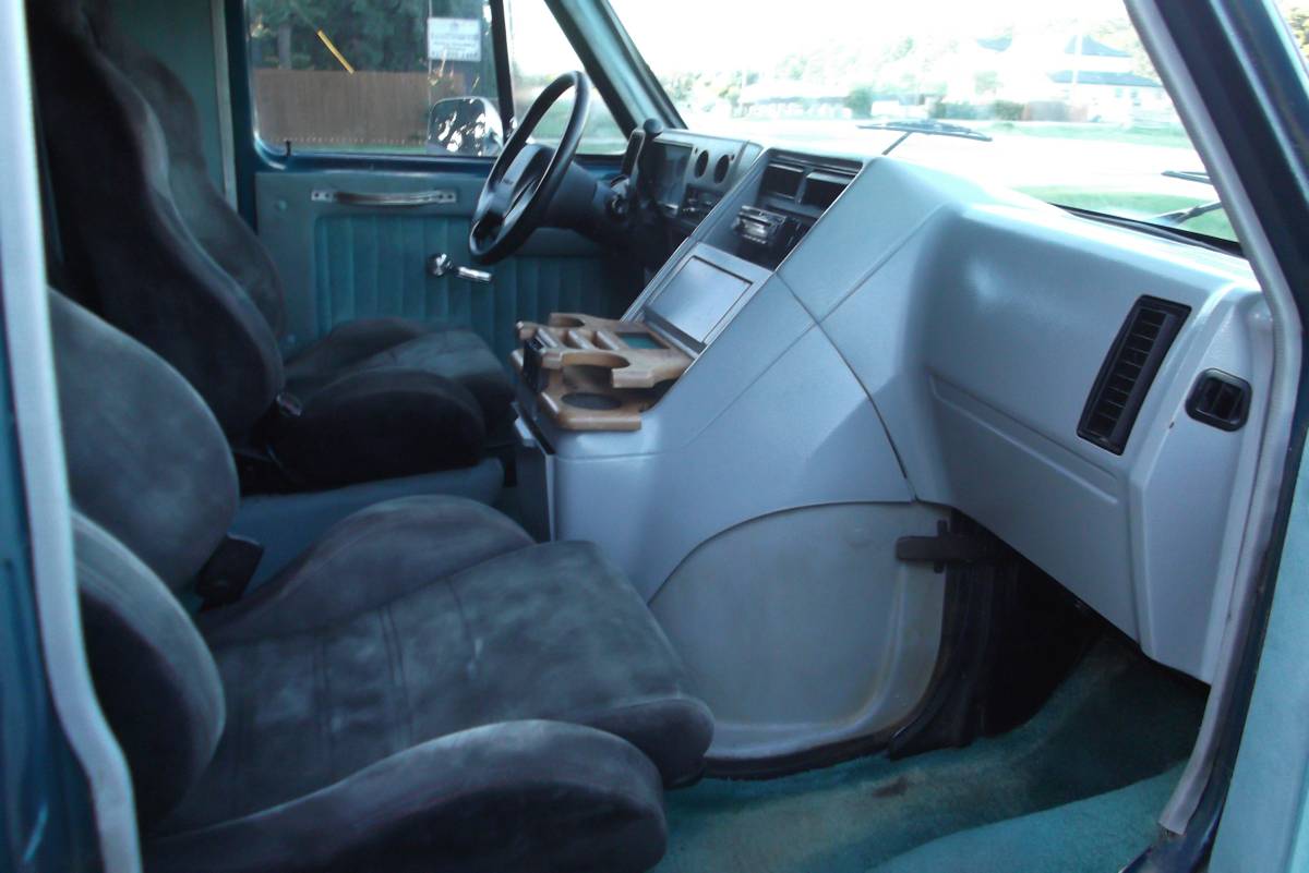 Chevrolet-g-series-34-ton-nominal-1993-green-9