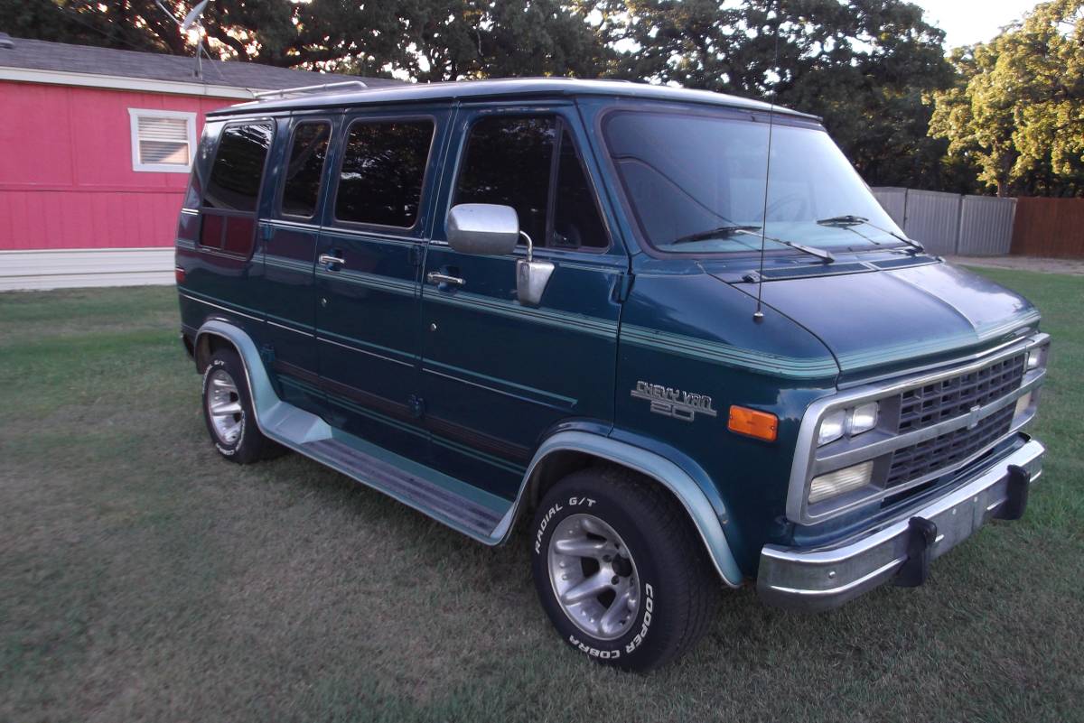 Chevrolet-g-series-34-ton-nominal-1993-green