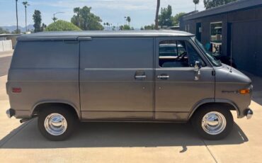 Chevrolet-g10-1971-grey-3