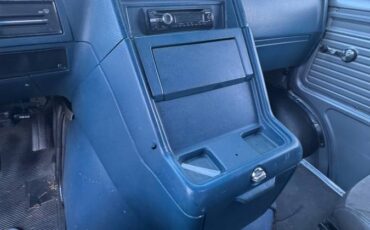 Chevrolet-g10-1985-silver-10
