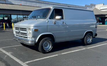Chevrolet-g10-1985-silver-2