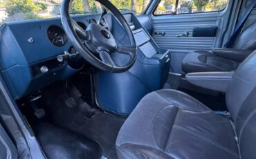 Chevrolet-g10-1985-silver-5