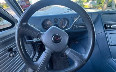 Chevrolet-g10-1985-silver-9