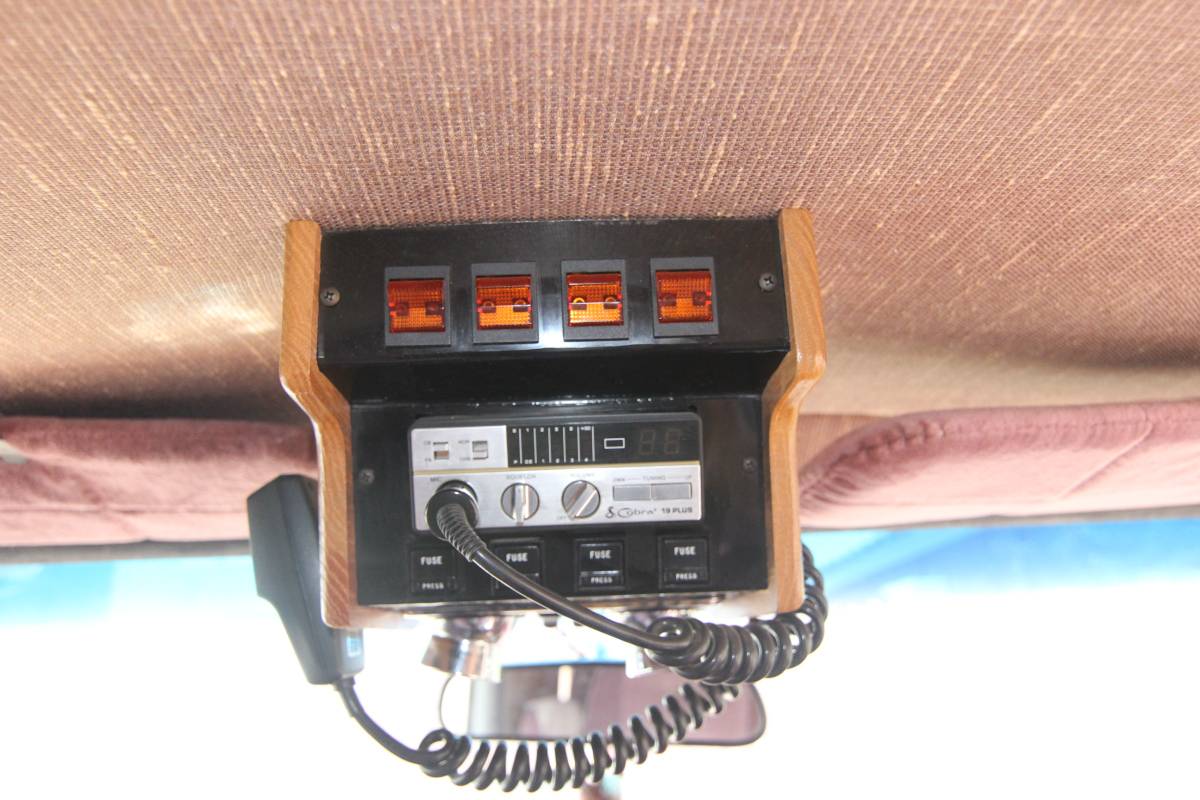 Chevrolet-g20-1988-13
