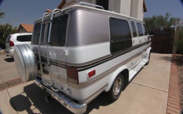 Chevrolet-g20-1988-3