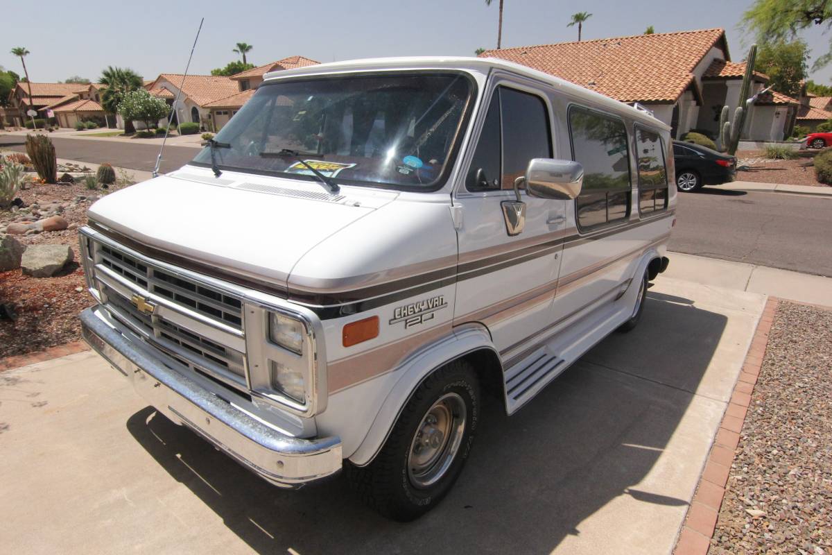 Chevrolet-g20-1988