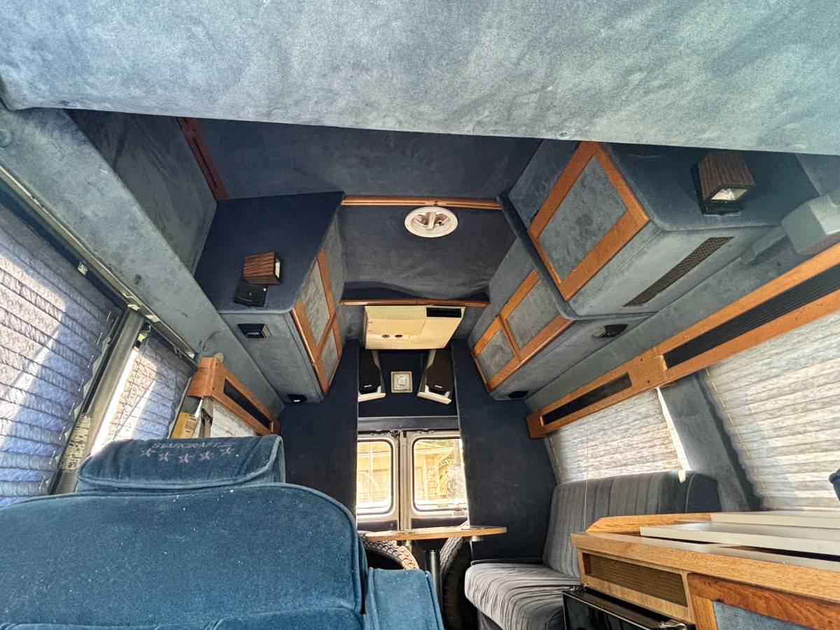 Chevrolet-g20-conversion-rv-1992-blue-2