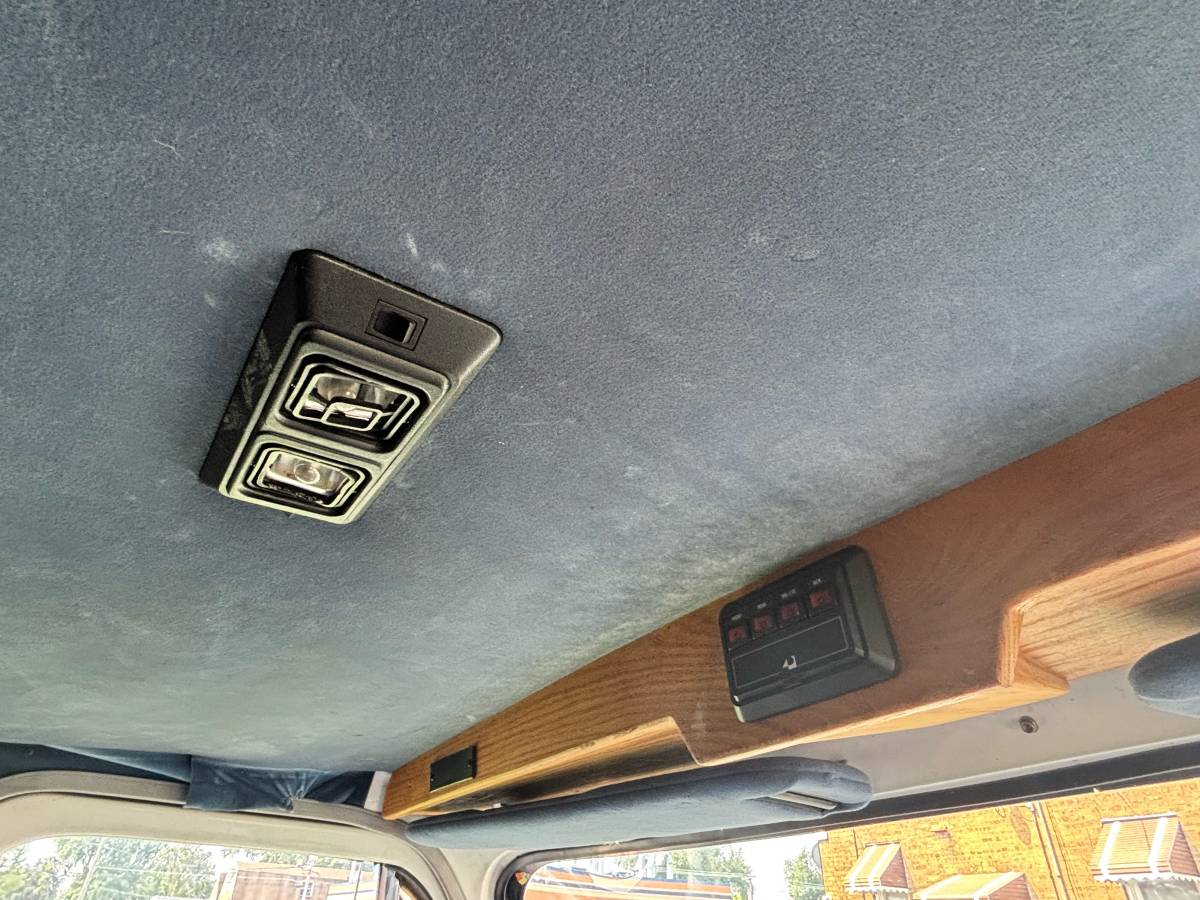 Chevrolet-g20-conversion-rv-1992-blue-5