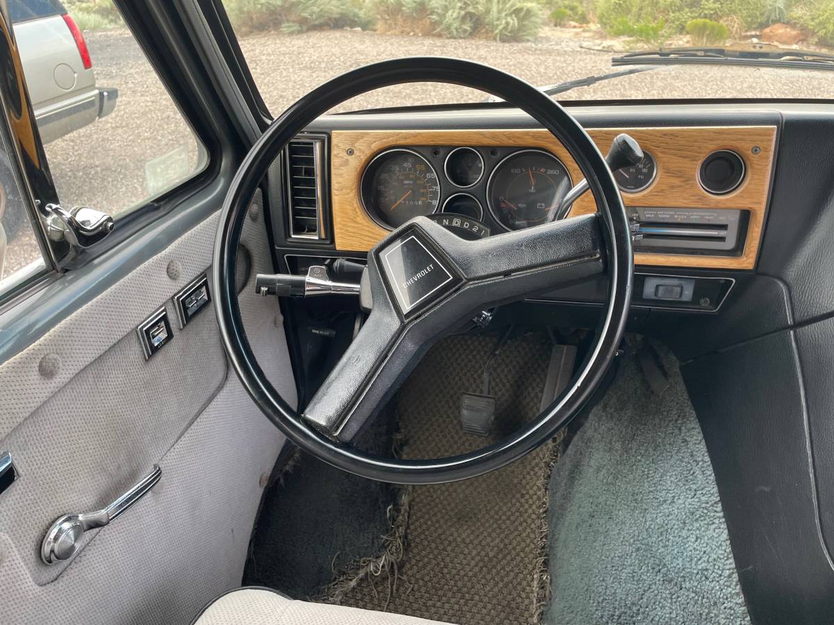 Chevrolet-g20-conversion-van-1988-red-10