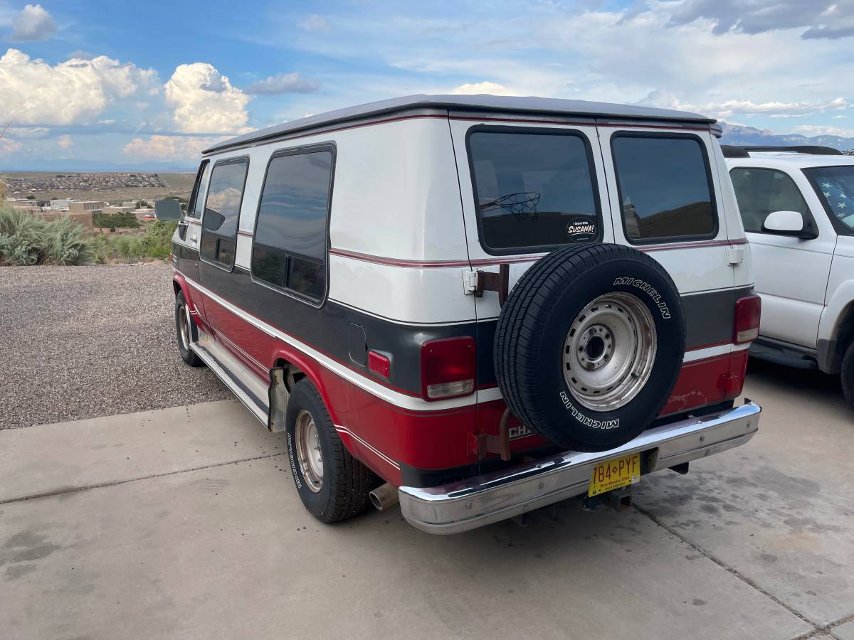 Chevrolet-g20-conversion-van-1988-red-4