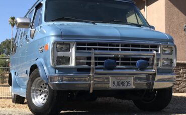 Chevrolet-g20-van-1987-blue-1