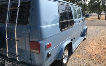 Chevrolet-g20-van-1987-blue-11