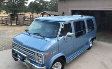 Chevrolet-g20-van-1987-blue-12